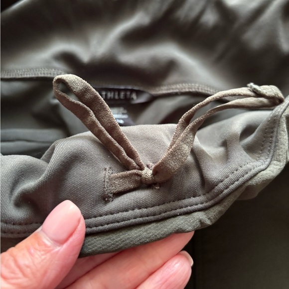 Athleta Headlands Hybrid Cargo II Tights Olive Green Pockets Size 24 - Picture 3 of 9